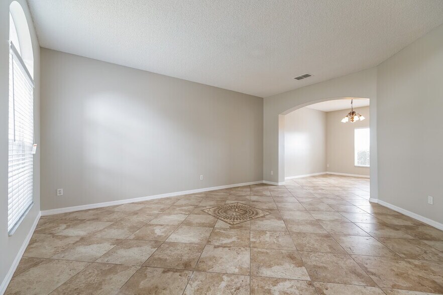 Building Photo - 2307 Cerberus Dr
