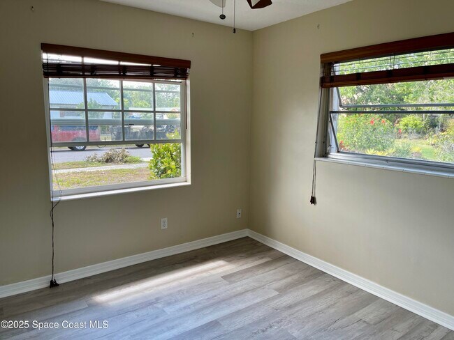 Building Photo - 1708 Fenway Cir