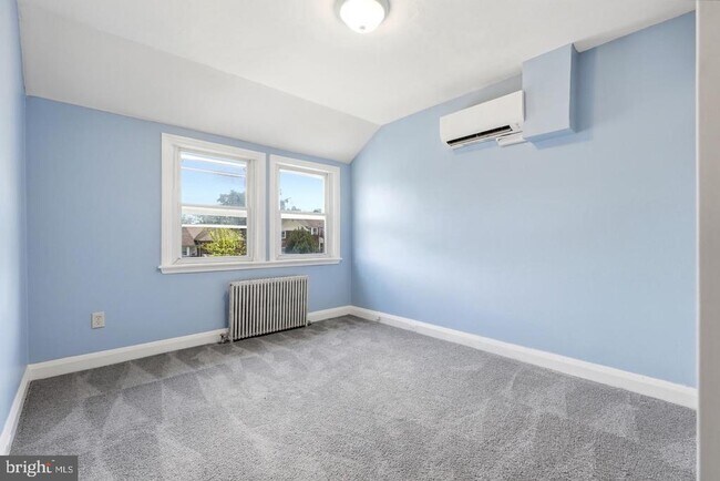 Building Photo - 934 Argonne Dr