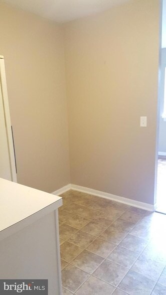 Building Photo - 6027 Majors Ln