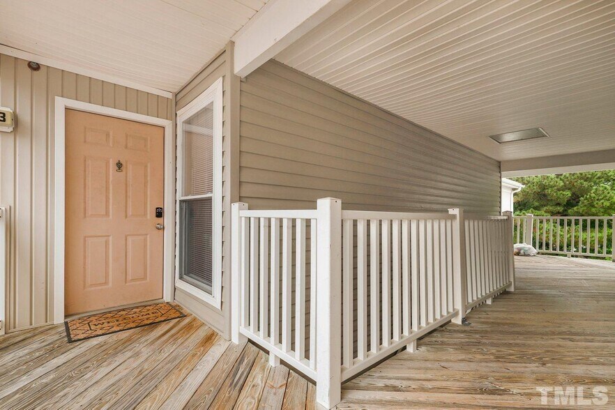 Building Photo - 1411 Collegiate Cir
