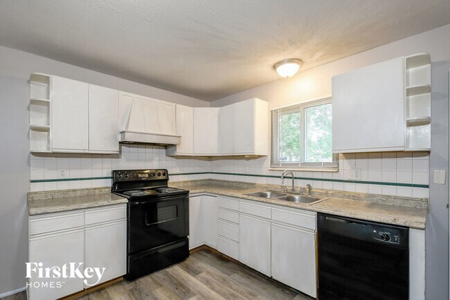 Building Photo - 530 Bardot Dr