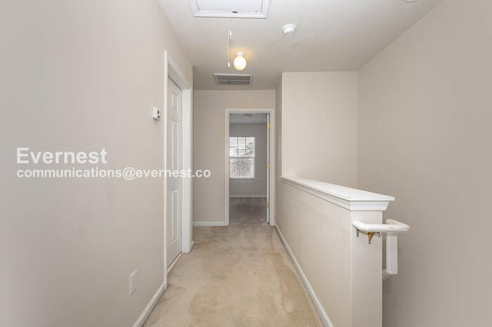 Building Photo - 322 Linden Park Ln