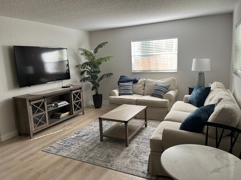 Building Photo - 299 E Central Blvd