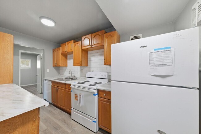 Building Photo - 237 Grampian Rd