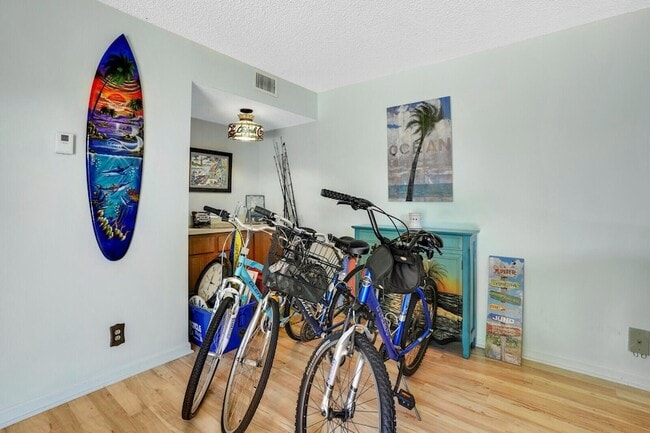 Building Photo - 1420 Ocean Way