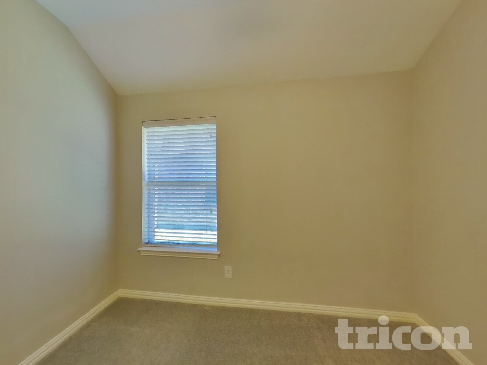 Building Photo - 2413 Castle Creek Dr