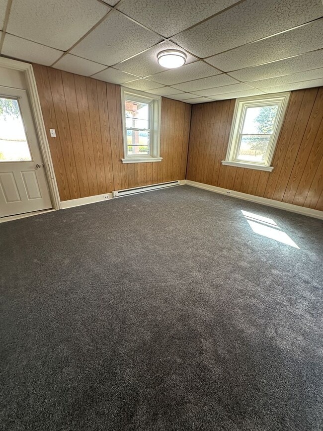 Building Photo - 1 - Bedroom Available in Rural Carlisle!