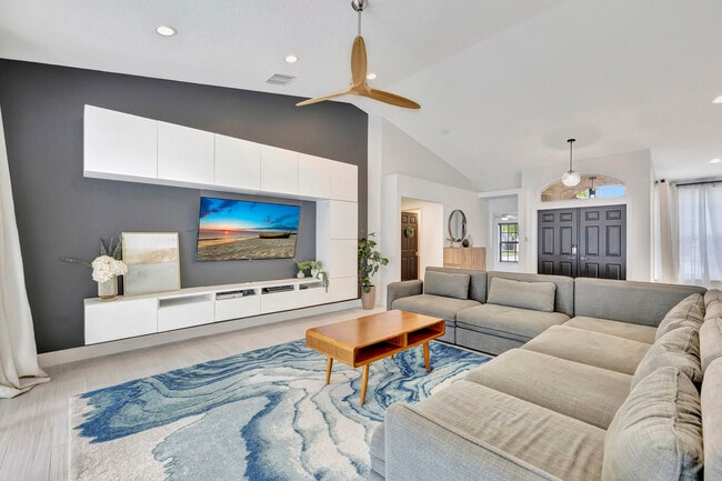 Building Photo - 9567 Lake Serena Dr