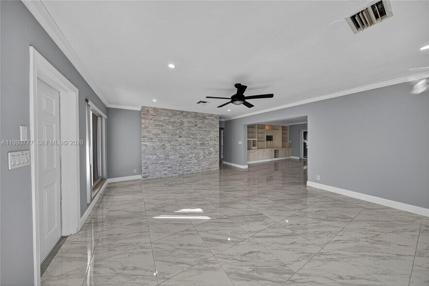 Building Photo - 2801 Coral Shores Dr