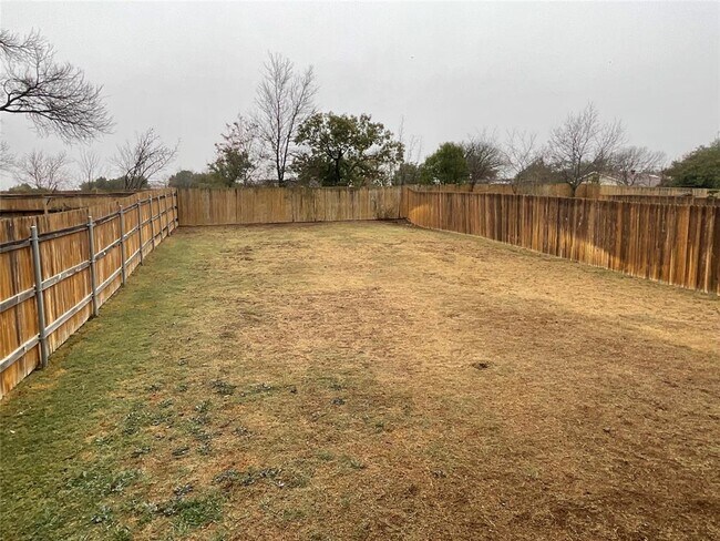 Building Photo - 7601 Albany Dr