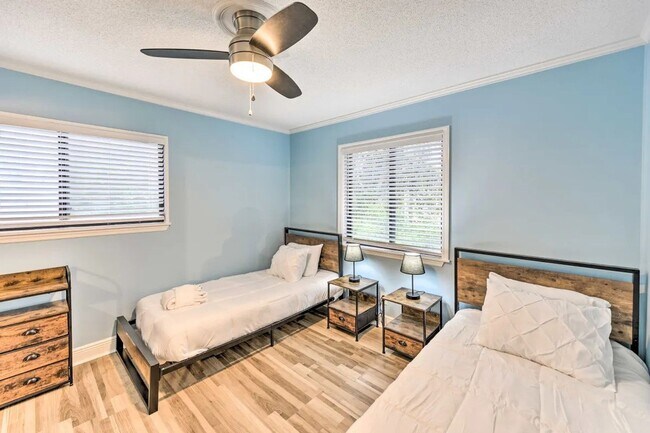 Building Photo - 104 Cordillo Pkwy