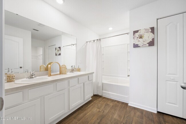 Building Photo - 2223 Setting Sun Wy