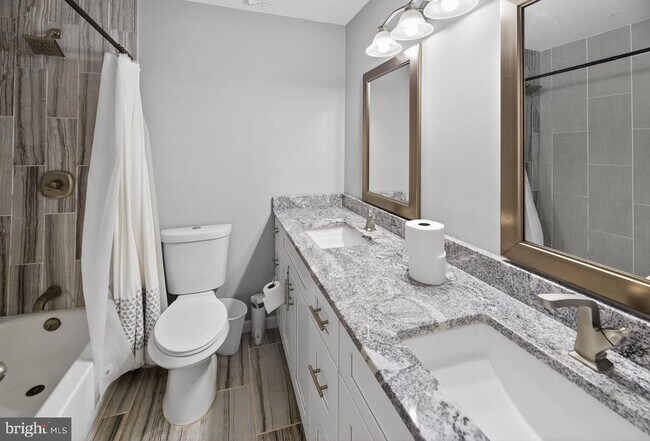 Building Photo - 55 Ember Ln