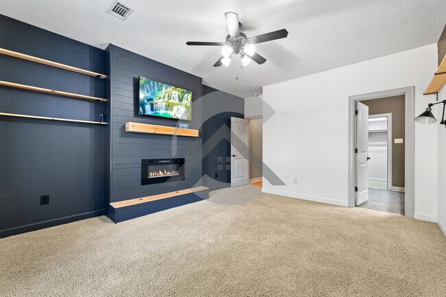 Building Photo - 3005 Plateau Dr