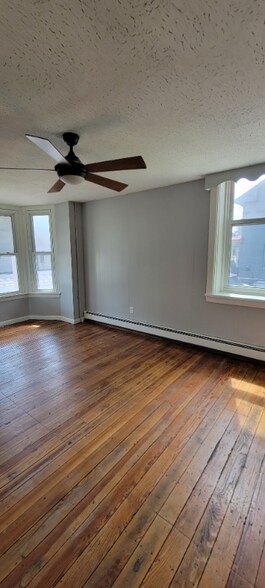 Building Photo - 2827 Horseshoe Pike