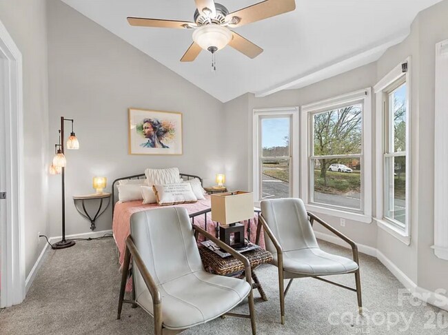 Building Photo - 13820 Queens Harbor Rd