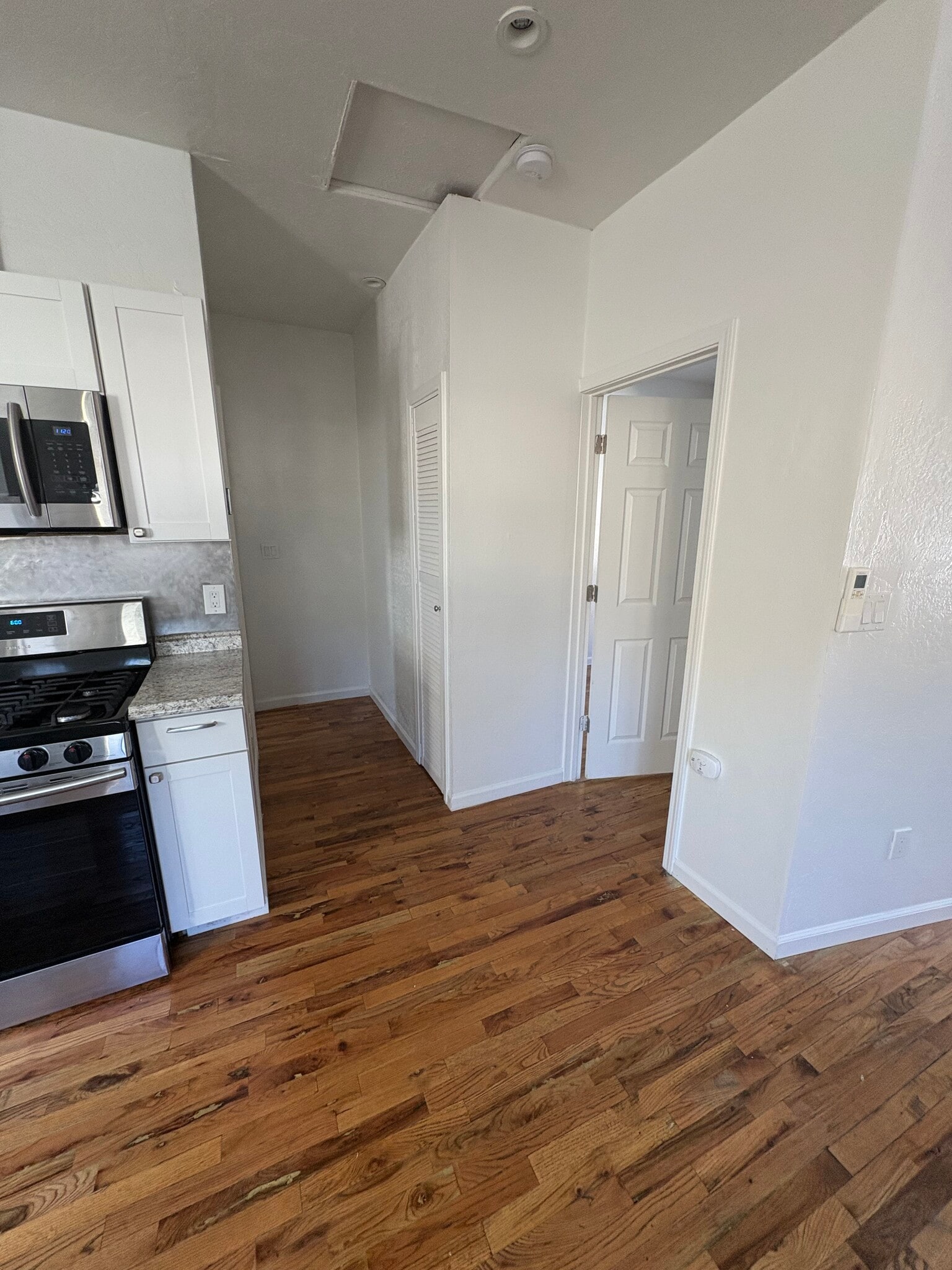 Building Photo - 309 Laurel St