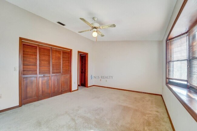 Building Photo - 5060 Porpoise Pl
