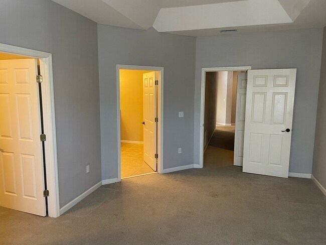 Building Photo - 1325 Stone Rd