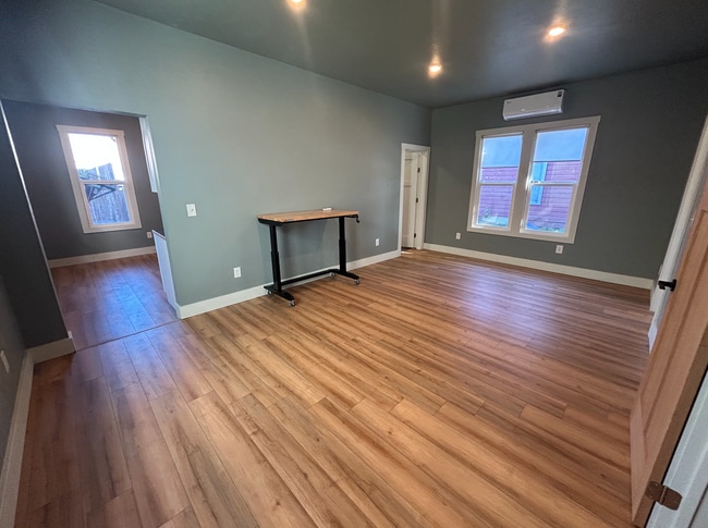 Building Photo - Stunning Remodeled 4 BR in North Missoula