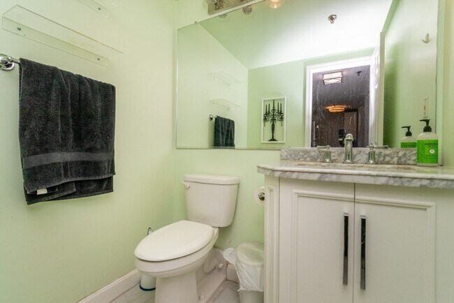 Building Photo - 15 N Beacon St