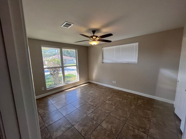 Building Photo - New East Beauty!!!