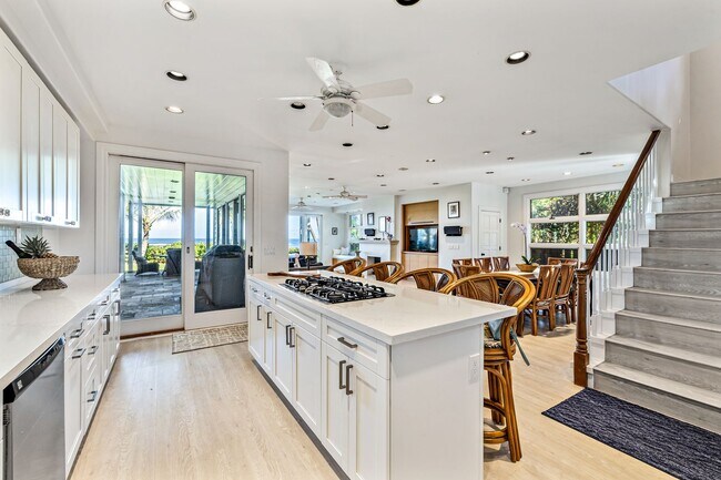 Building Photo - Hawaii Life Presents Modern Mokuleia Beachfront Luxury 4 bedroom 3 Bath