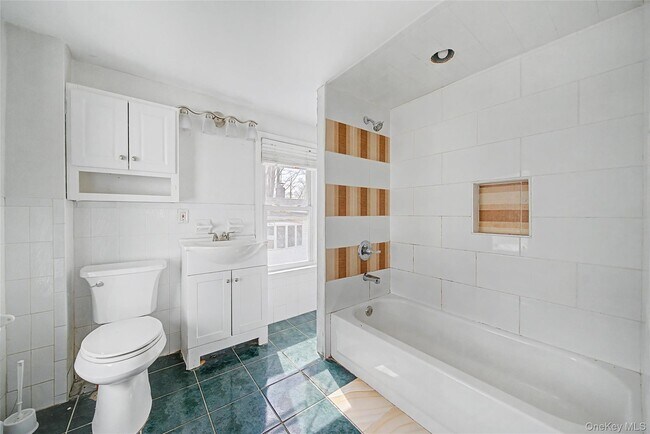 Building Photo - 241 N Main St