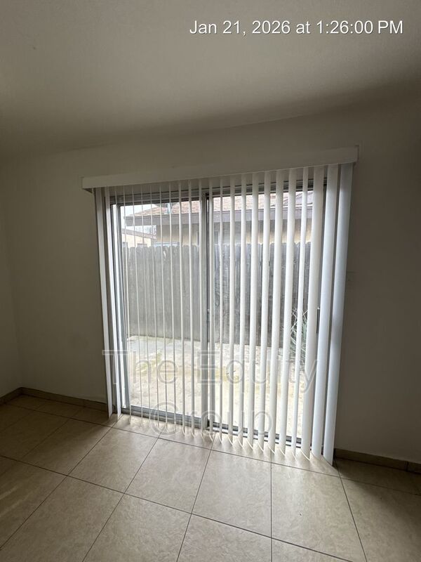 Building Photo - 2025 S Tracy Ct