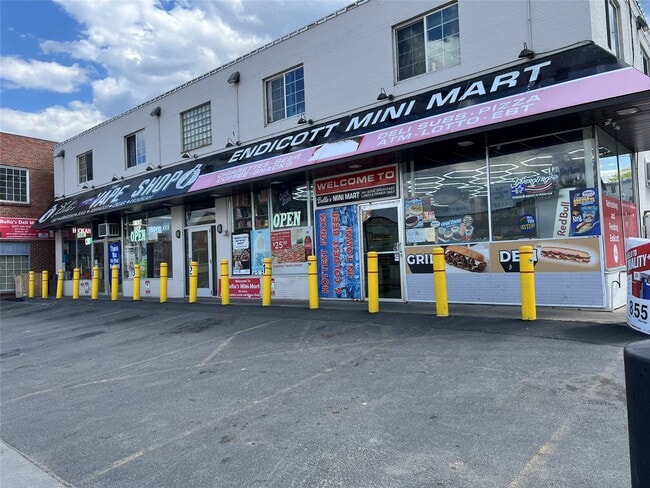 Building Photo - 134 W Main St