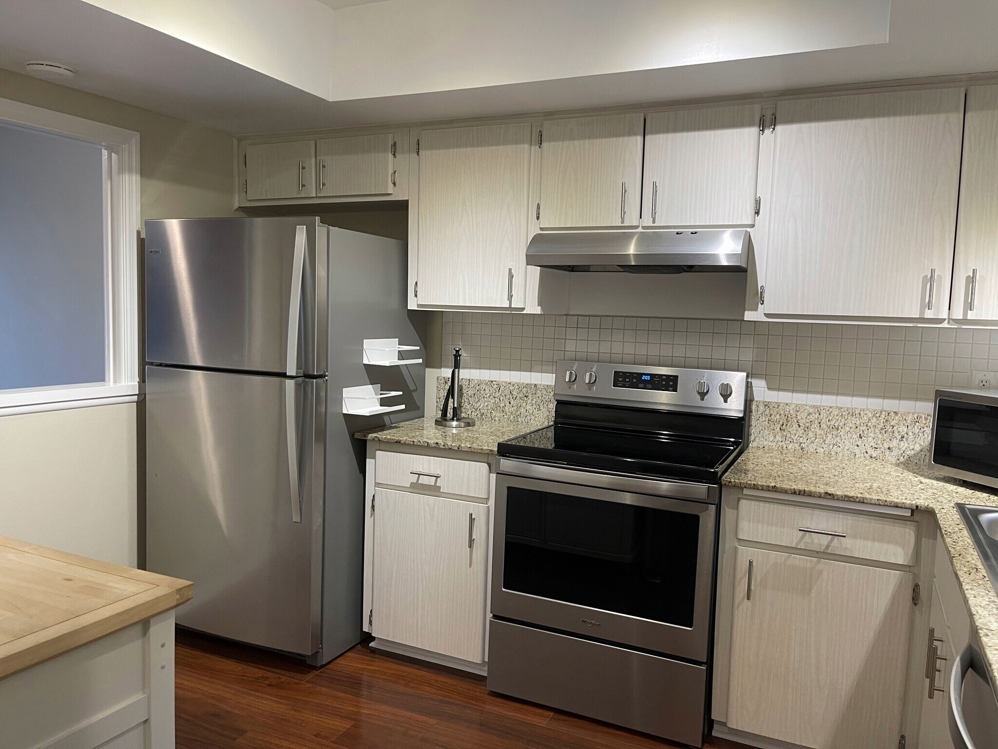 Kitchen - 10356 Carrollwood Ln