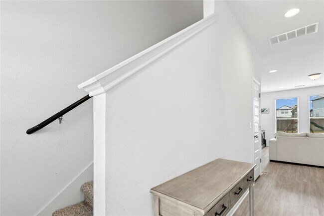 Building Photo - 6815 Tiznow Ln