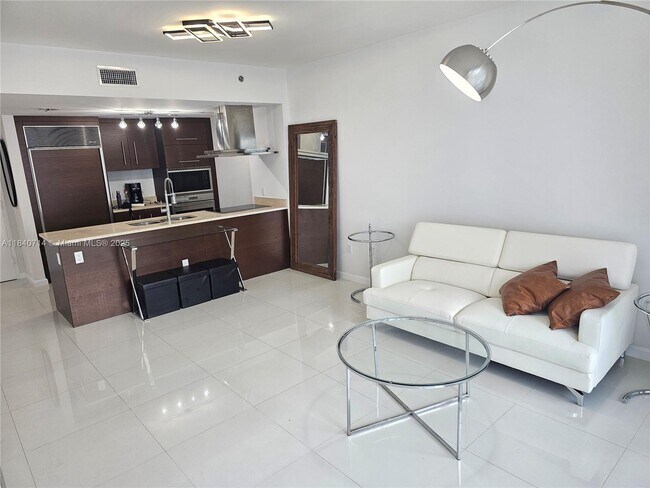 Building Photo - 485 Brickell Ave