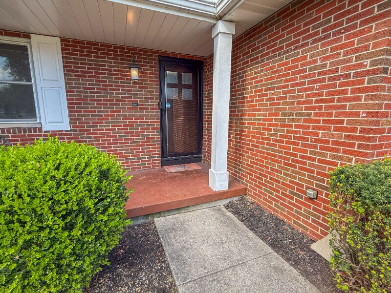 Building Photo - 3084 Sawyer Dr