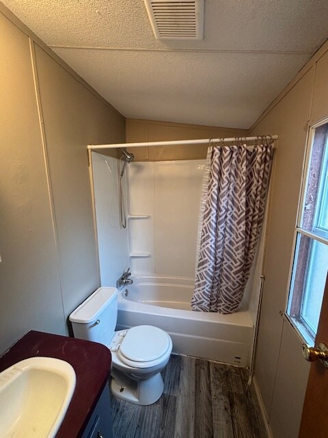 Building Photo - 130 Horse Creek Park Rd