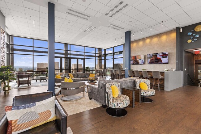 Building Photo - 10 Light St