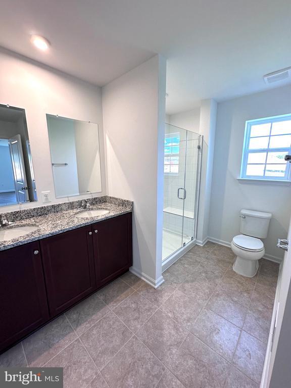 Building Photo - 151 Capulet Ct
