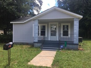 Building Photo - 211 Griffith Ave E