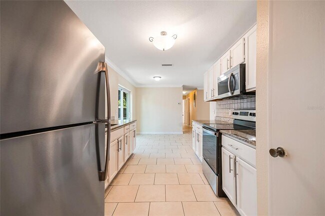 Building Photo - 908 Van Lieu St