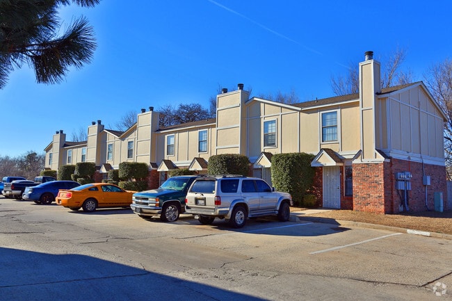 Building Photo - MacArthur Park Townhomes
