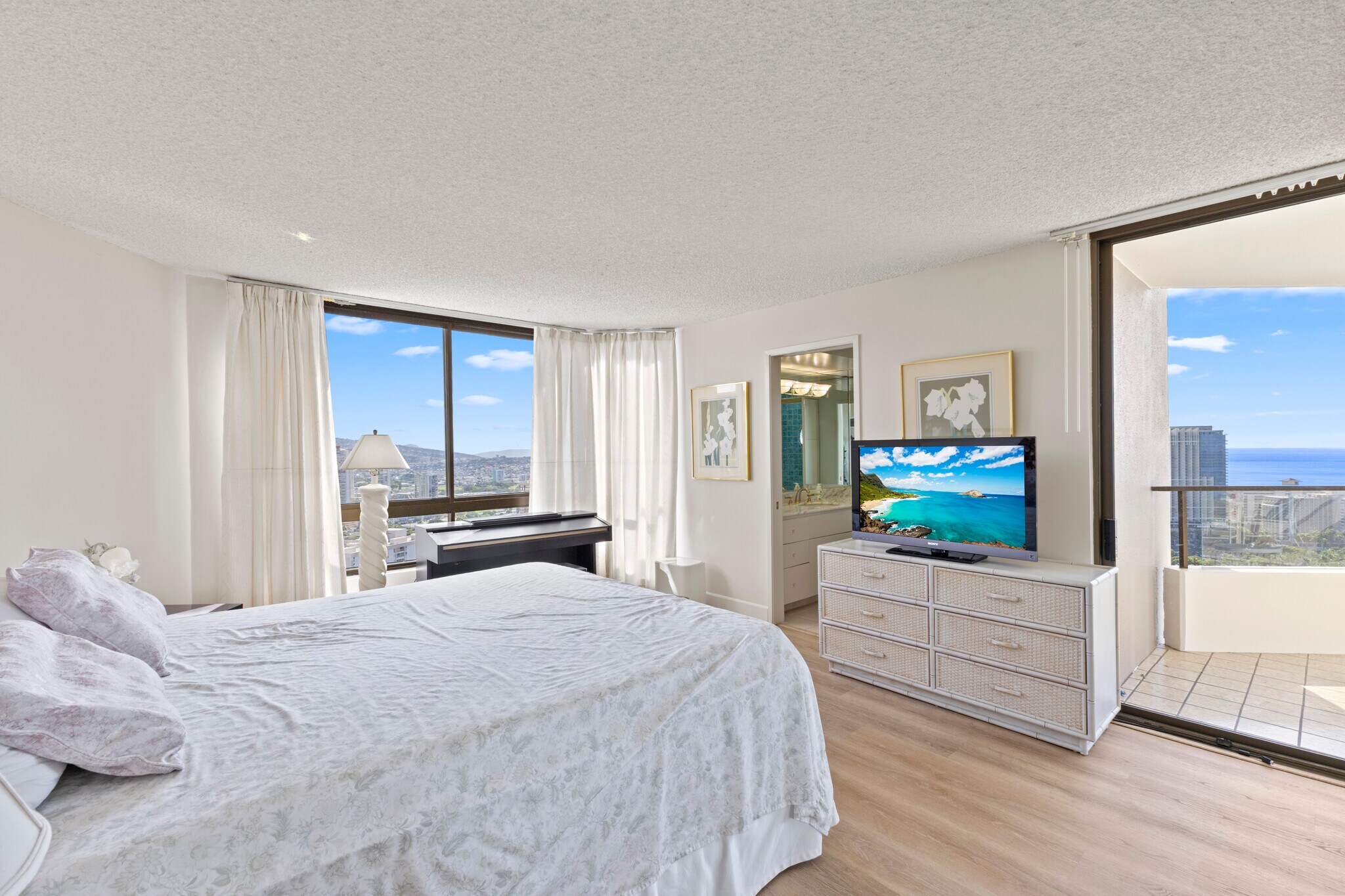 Building Photo - 1910 Ala Moana Blvd