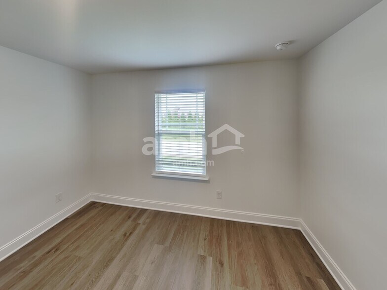 Building Photo - 208 Argea Dr