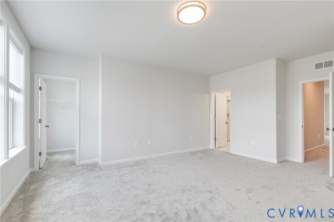 Building Photo - 713 McCormick Farm Dr