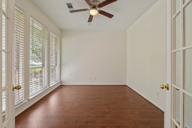 Building Photo - 122 N Westwinds Cir