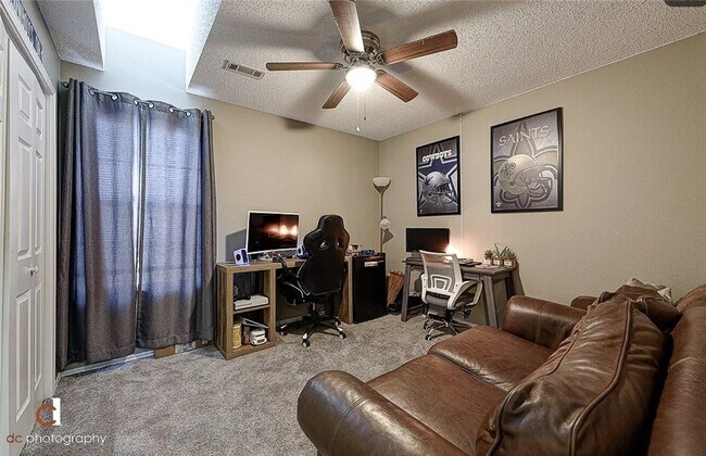 Building Photo - 1701 Signature Dr