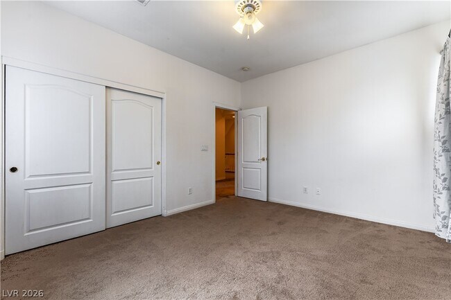 Building Photo - 5705 Pacesetter St