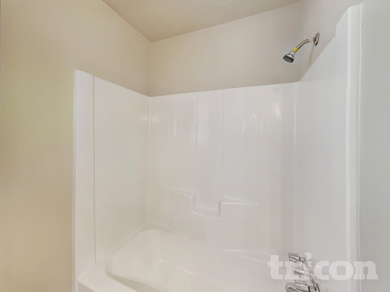 Building Photo - 65 Highland Cir