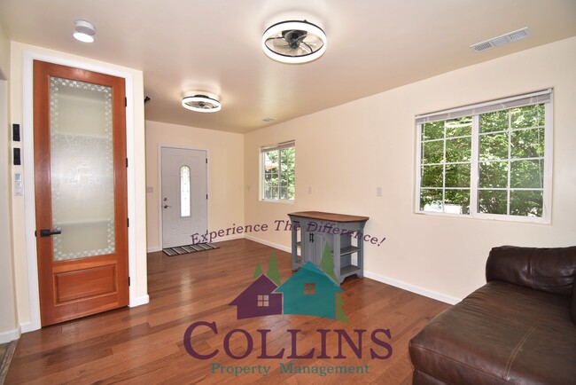 Building Photo - 12883 Ridge Rd