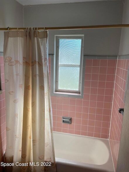 Building Photo - 2095 Pineapple Ave